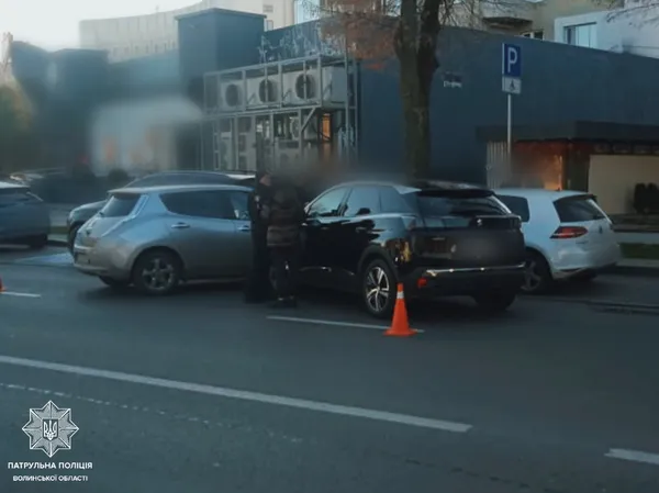 Кілька авто зім’яло в центрі Луцька: поліція розповіла, як усе сталося (фото)