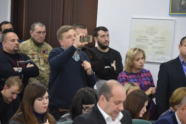 Важкі рішення луцьких депутатів, або Дводенний сесійний марафон. Репортаж