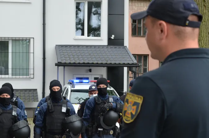 На Волині бійці ССО готуються захищати суди (фото)