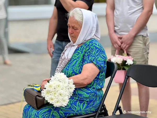 Вони навчали дітей музиці, а загинули за Україну: у Нововолинську відкрили дошки пам’яті освітянам (фото)