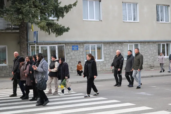 У громаді на Волині провели в останню дорогу Героя Василя Іванова (фото)