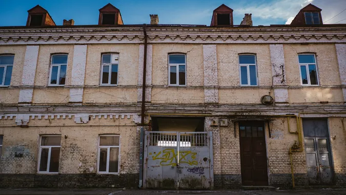 Відлига у Старому місті: луцький фотограф поділився атмосферними знімками