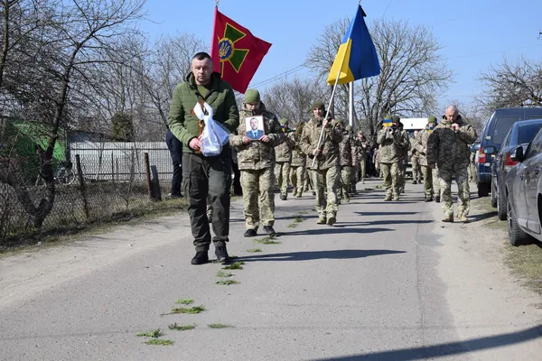 💔 Загинув в Авдіївці два роки тому: на Волині попрощалися з прикордонником  Василем Кравчуком (фото)