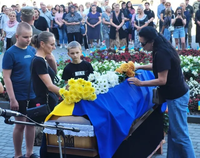 Ковельчани попрощалися з Героєм-прикордонником Сергієм Салінським (фото)