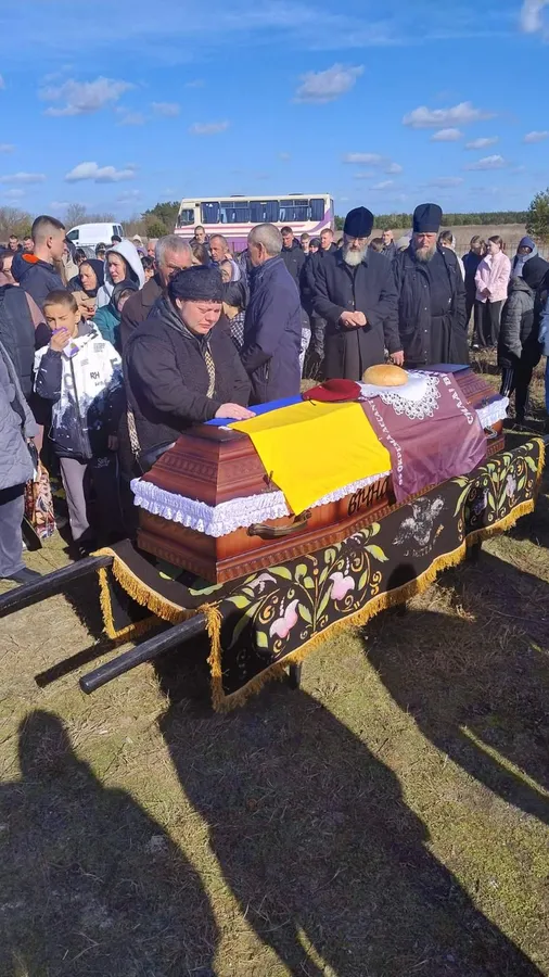 Шукали пів року: на Волині попрощалися із 29-річним воїном Богданом Тюхтеєм (фото)
