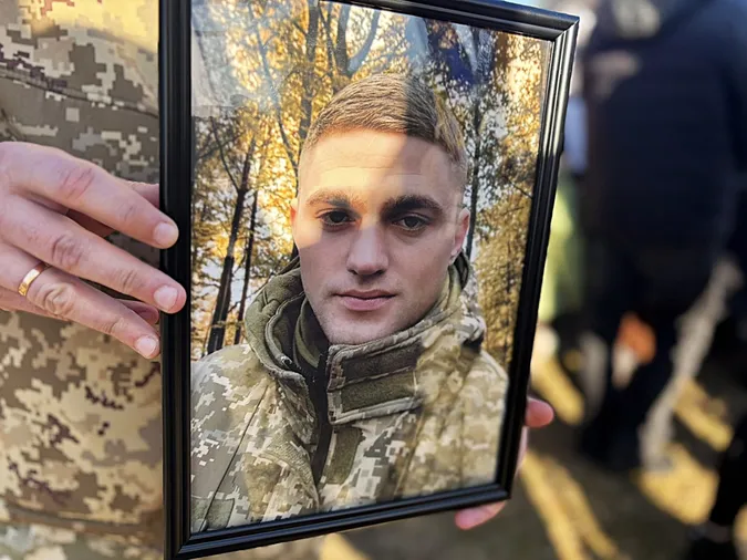 Зовсім юний: на Волині попрощалися із загиблим воїном Тарасом Мельником (фото)