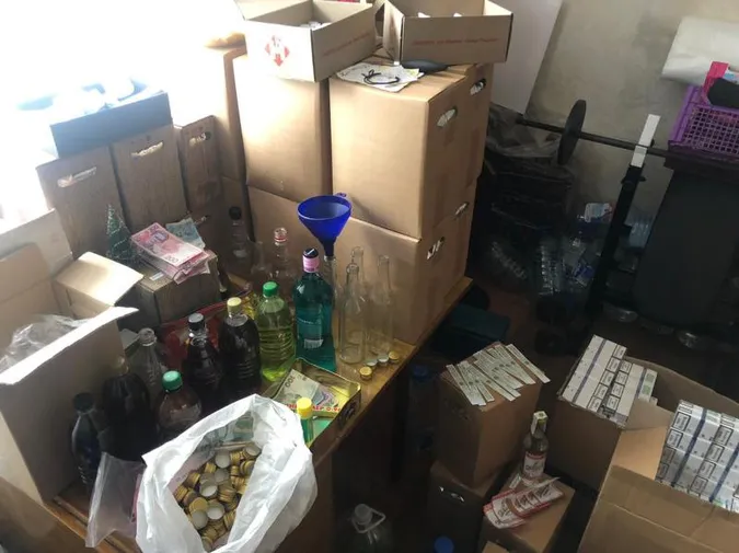 Операція «Спирт»: на Волині накрили підпільний алкоцех (фото)