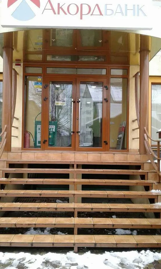 Луцьких підприємців просять зробити безпечними сходи (фото)