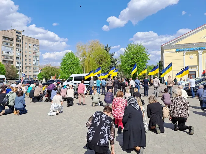Поховали у день народження: на Волині прощалися з капітаном Володимиром Котиком