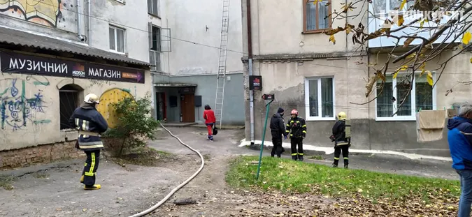 У центрі Луцька палає квартира (фото,відео). ОНОВЛЮЄТЬСЯ