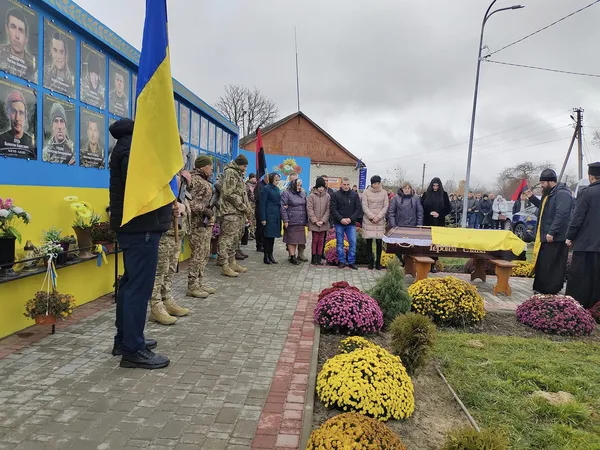 На Волині попрощались із загиблим захисником Михайлом Вациком (фото)