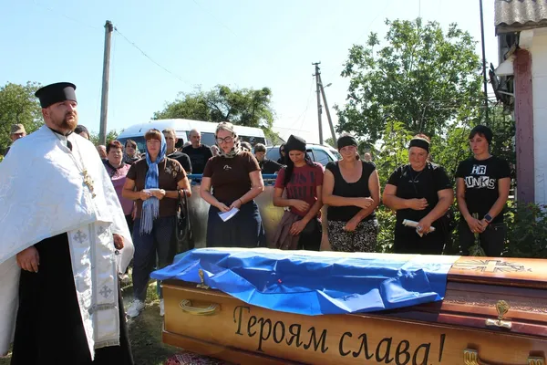 На Волині попрощалися із загиблим кулеметником Павлом Манюхіним (фото)