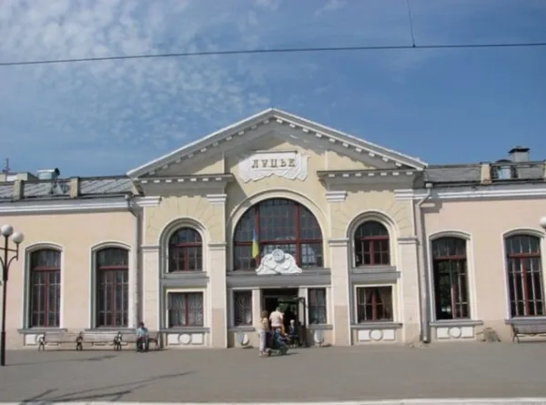 Будівля луцького залізничного вокзалу вже за часів незалежної України