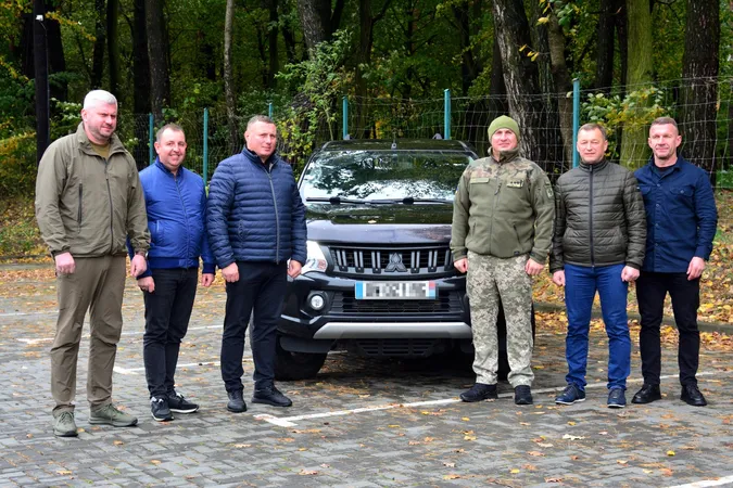 Волинським прикордонникам подарували позашляховик для охорони кордону (фото)