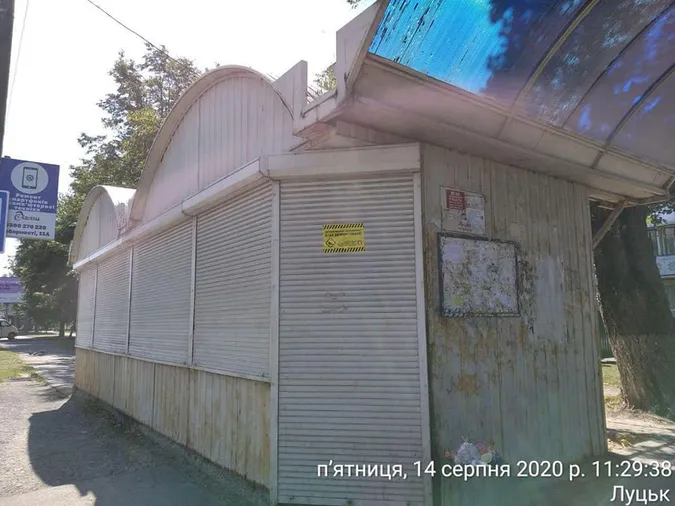 Муніципали знайшли в Луцьку кіоски без документів і хочуть їх демонтувати (список, фото)