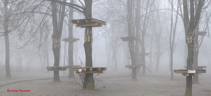 «Привіт від зими»: туманний Луцьк очима фотохудожника (фото)