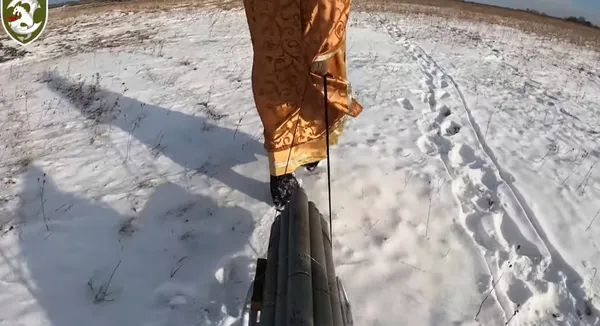 Привіз ракети на санчатах: Святий Миколай та армійська авіація оригінально привітали військових зі святом (відео)