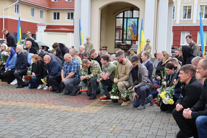 Небо плакало: у Луцьку відбулося прощання з трьома Героями Євгенієм Садовським, Олегом Чернюком та Олександром Смалюхом