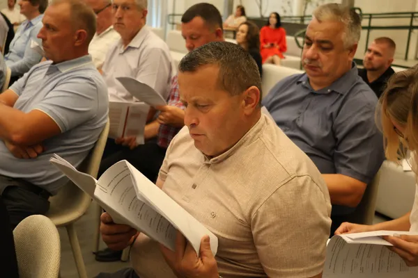 Розвиток громад і підтримка армії: Іван Рудницький провів стратегічну нараду (фото)