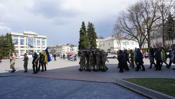 Він любив життя: у Луцьку попрощалися із захисником України Сергієм Сулимою (фото)