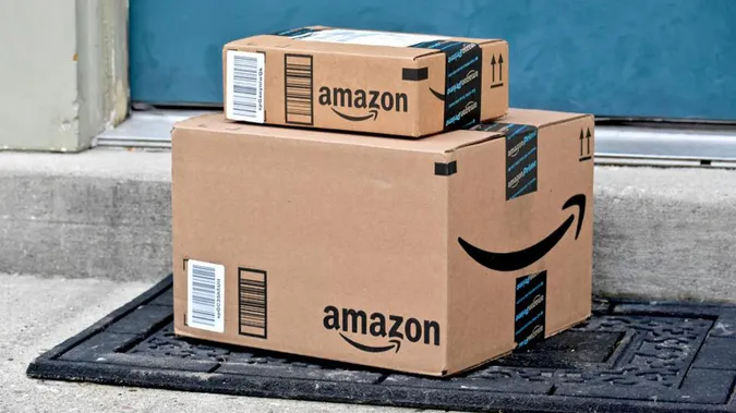 Amazon припиняє відправку товарів до Росії