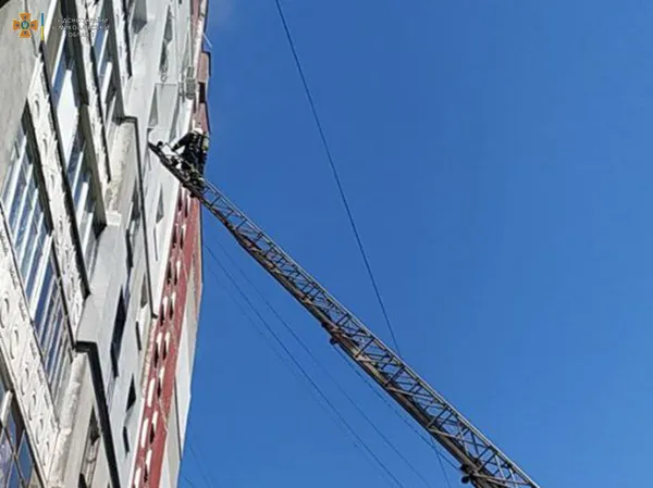 Внаслідок обстрілу Миколаєва у місті спалахнуло 6 пожеж (фото)