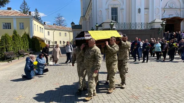 У Луцьку попрощалися із загиблим воїном Ігорем Шевчуком (фото. відео)