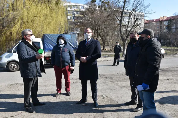 У Луцьку почали дезінфекцію під'їздів (відео, фото)