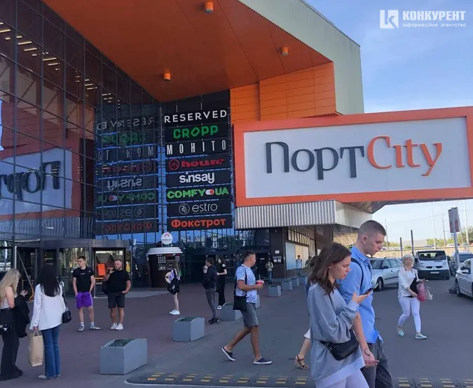 ТРЦ «ПортCity» у Луцьку повідомив про замінування (фото)
