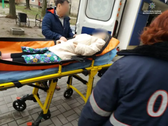 У Луцьку пенсіонерка від виснаження пролежала на підлозі квартири кілька днів