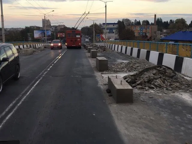 Міст на Рівненській у Луцьку обіцяють доробити до початку 2017 року (фото)