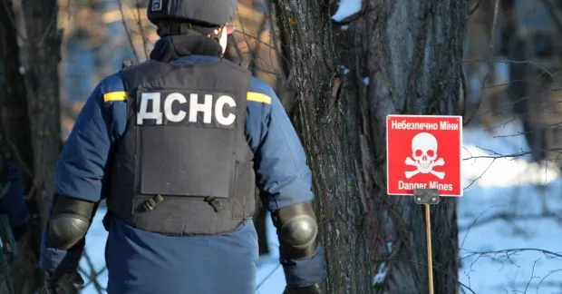 Російські окупанти обстріляли Бровари: снаряд влучив у завод