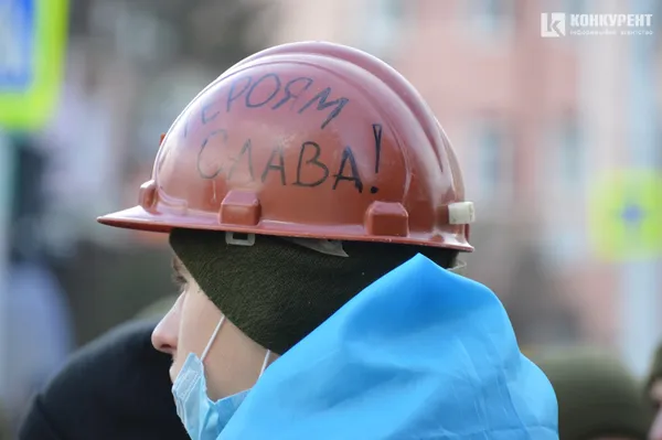 Луцьк сумує: місто вшановує пам’ять Героїв (фото, відео)