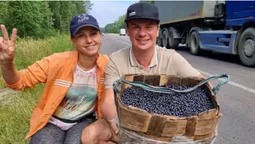 Дивовижні місця, чорниця й комарі: що вразило Дмитра Комарова на Волині (фото)