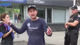 Штраф 255 гривень: у Луцьку впіймали людей, які перейшли дорогу не там, де треба (відео)