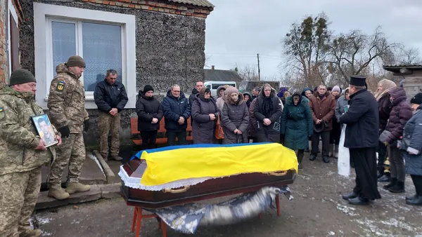 Громада на Волині попрощалася з полеглим воїном Миколою Фурманюком (фото)