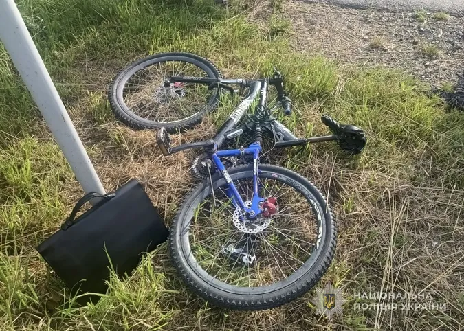 На Волині автівка збила дитину на ровері (фото)