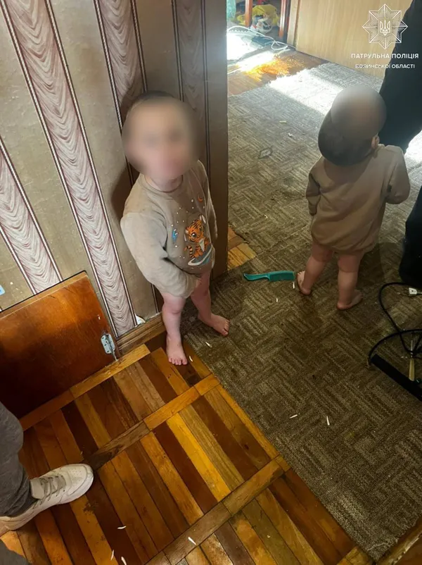 На Волині мати залишила дітей у квартирі на 5-му поверсі з відчиненим вікном: що було далі (фото)