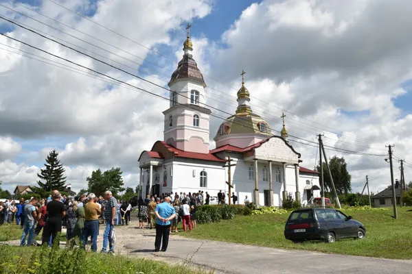 Загинув поблизу Мар'їнки: під Луцьком провели в останню дорогу Героя Віктора Демчура (фото)