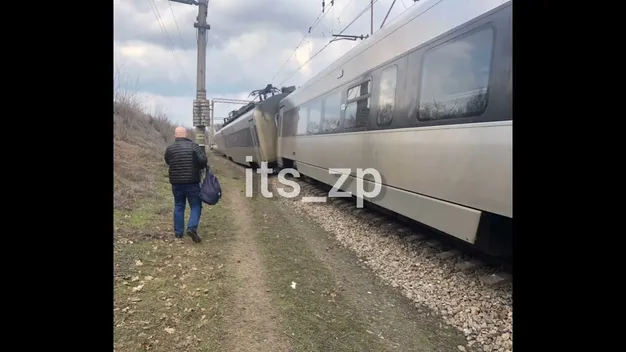 Під Запоріжжям зійшов з рейок потяг «Інтерсіті+»: вимушені затримки рейсів
