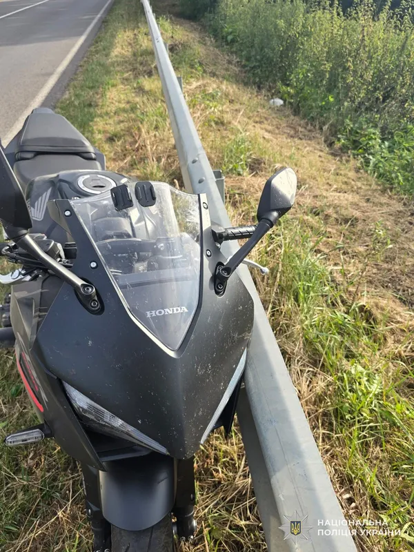 Врізався у відбійник: на Львівщині загинув мотоцикліст з Волині (фото)
