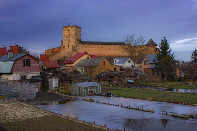 Міжчасся між зимою і весною: ранковий Луцьк у перші дні лютого (фото)