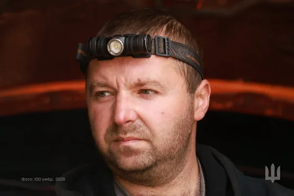 «Є відчуття, що займаюся потрібним ділом»: як лучанин «Ден» зі 100-ї ОМБр повертає до життя автівки побратимів (фото)