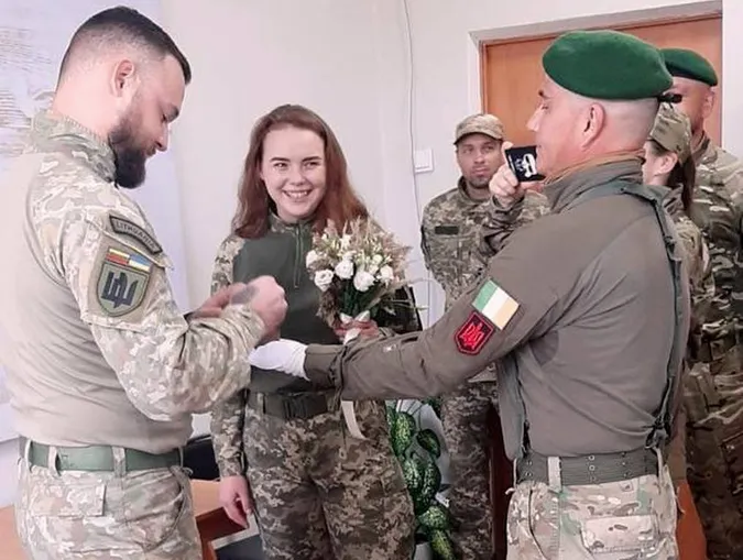 Військова з Волині вийшла заміж за воїна-іноземця, який захищає Україну (фото)