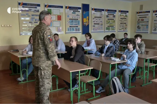 Ветеран війни з Луцька після фронту повернувся до вчителювання (фото, відео)