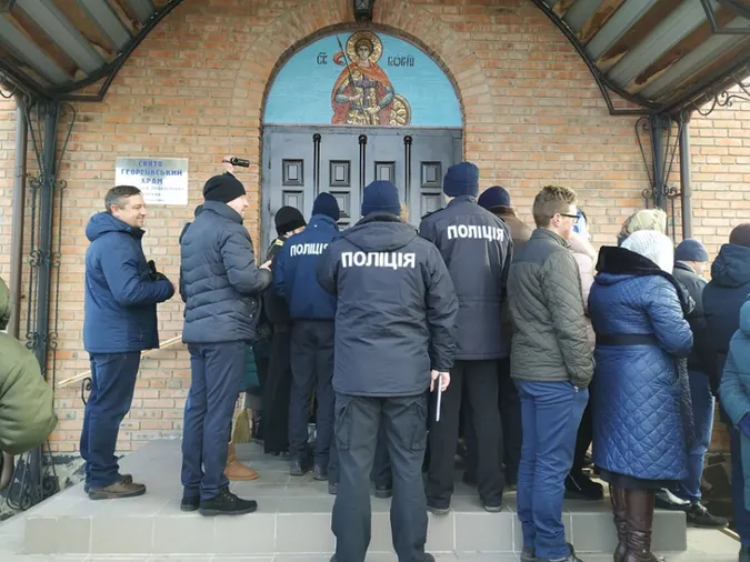 УПЦ (МП) просить губернатора Волині захистити їхні храми