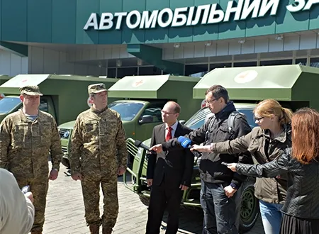 «Санітарки» з «Богдану» поїхали в зону АТО (фото)