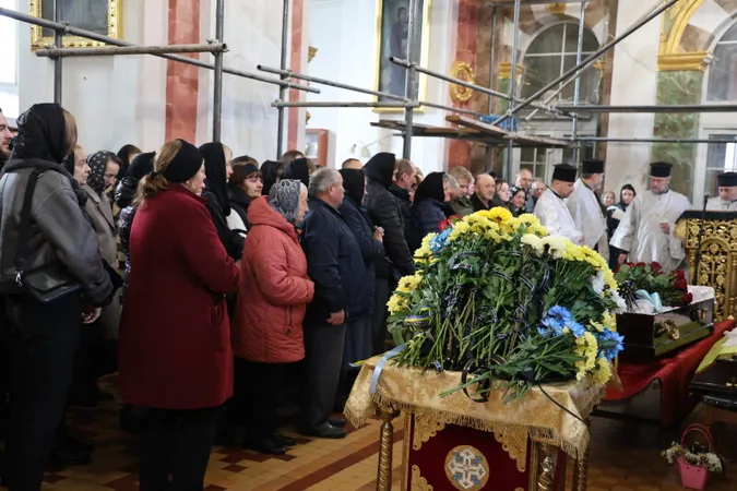 Небо плакало: Луцьк навколішки прощався з загиблим на Курщині бійцем Віктором Калеником