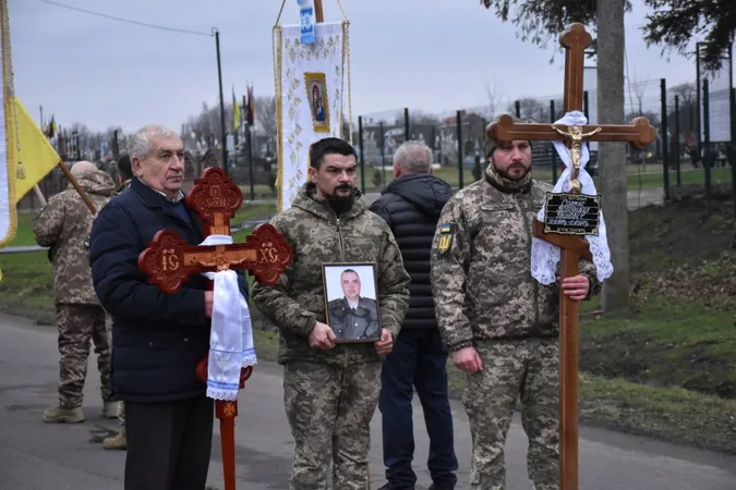 Назавжди 41: на Волині попрощалися з воїном Володимиром Солтисом (фото)
