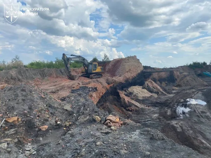 На Волині фірма добула понад 100 тисяч тонн корисних копалин без дозволів (фото)